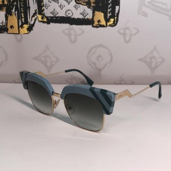 Fendi FF0241/S MVU/9K Women’s Round Sunglasses – Luxury Italian Eyewear - Picture 4 of 11